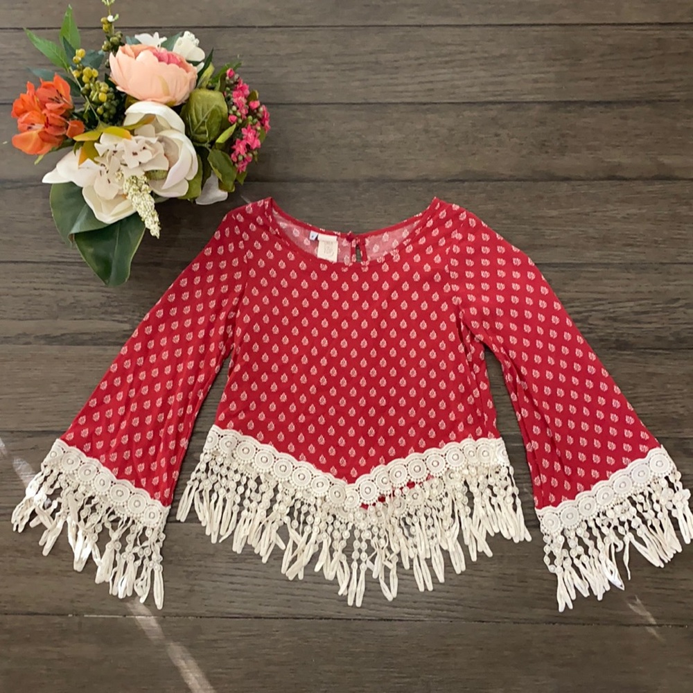 Trendy fringe blouse Over The Top by Sara Sara